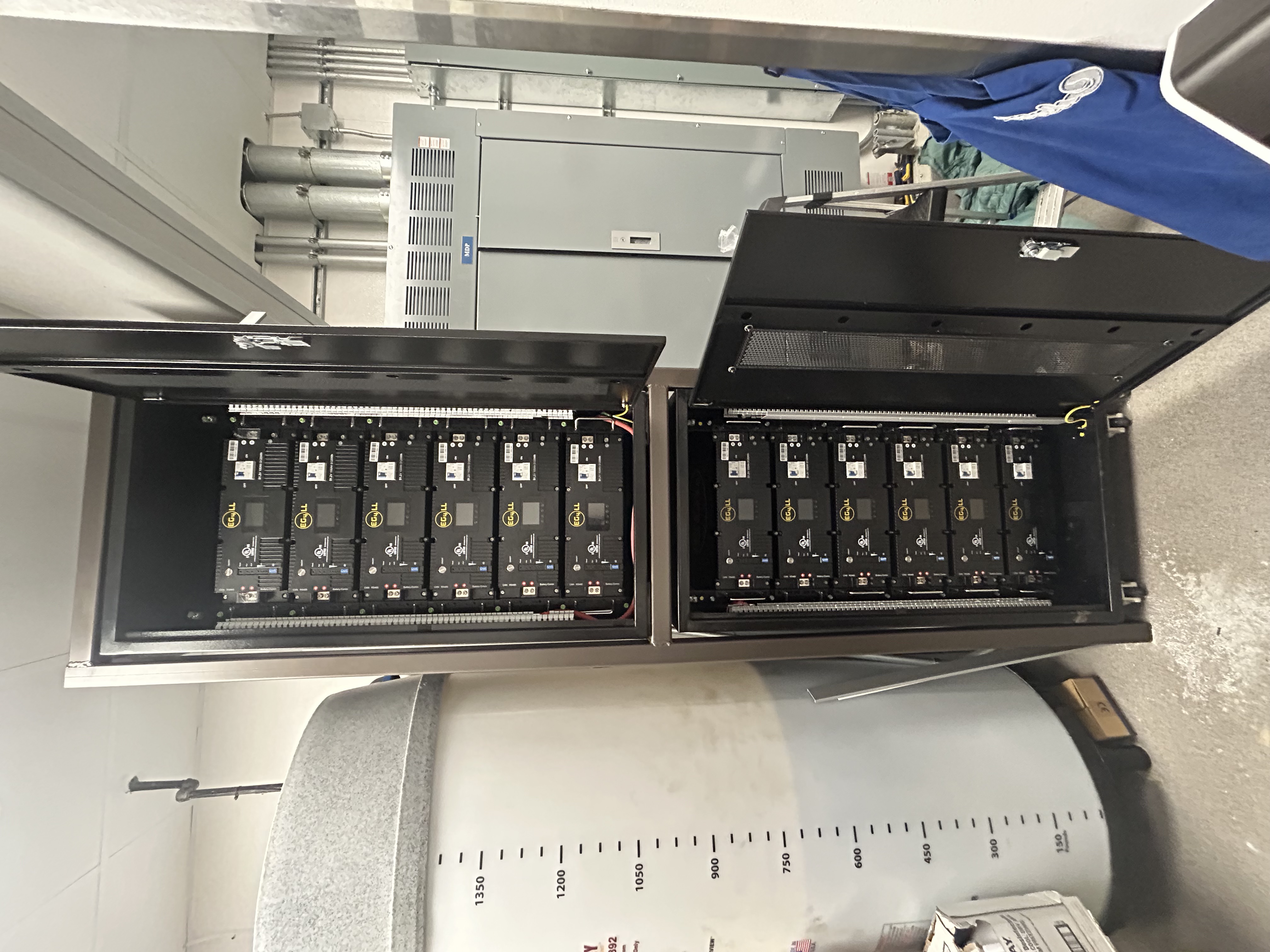 Battery storage installation